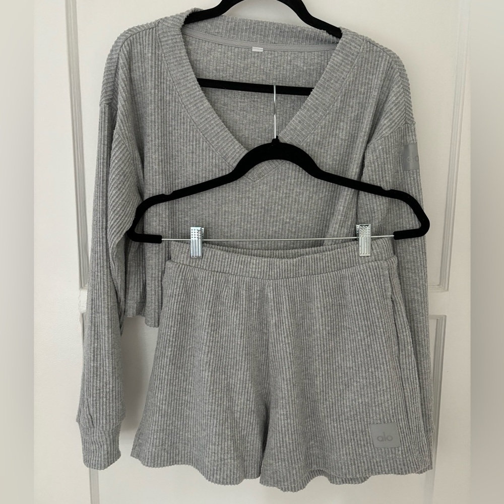 ALO YOGA Museum Lounge Set